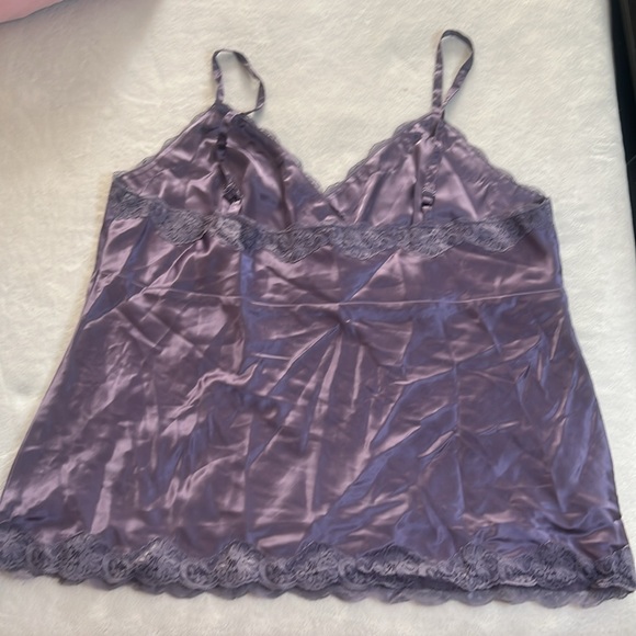 Elegant Satin Top..Great color💜 - Picture 7 of 7